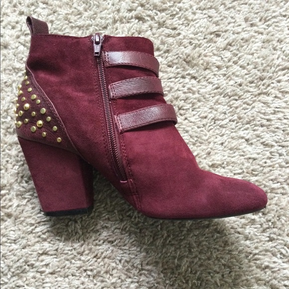 Jessica Simpson Women’s Catie Booty - Picture 14 of 16